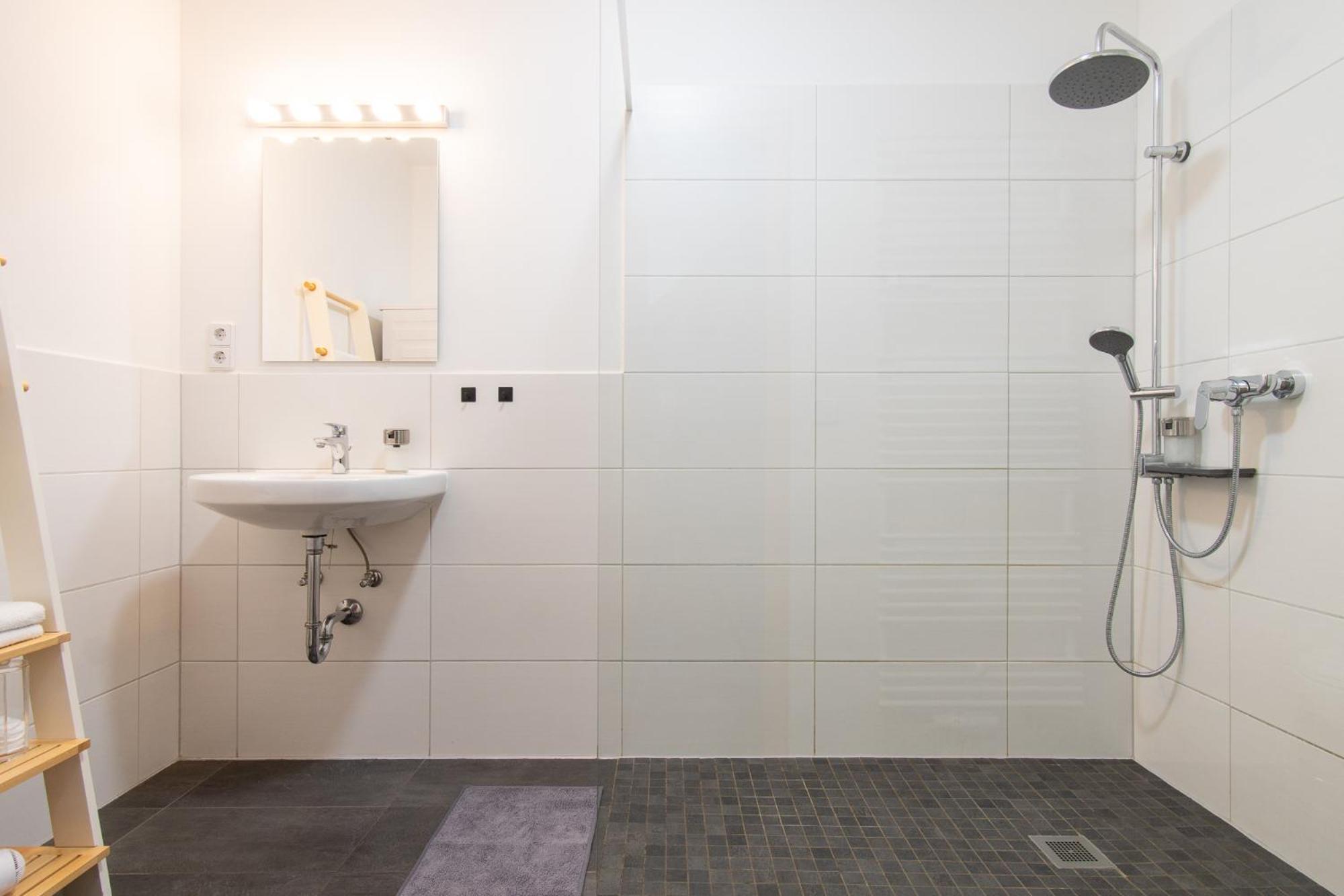 Luxurioeses Apartment, 10Min Innenstadt, Parkplatz Ерфурт Екстер'єр фото